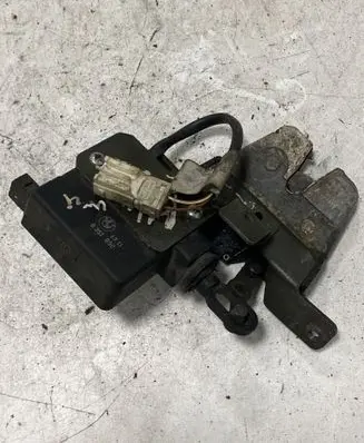BMW 5 E34 Tailgate boot lock/latch motor 8351850 6711