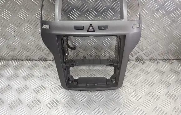 Opel Zafira B Radio/GPS head unit trim 13100105