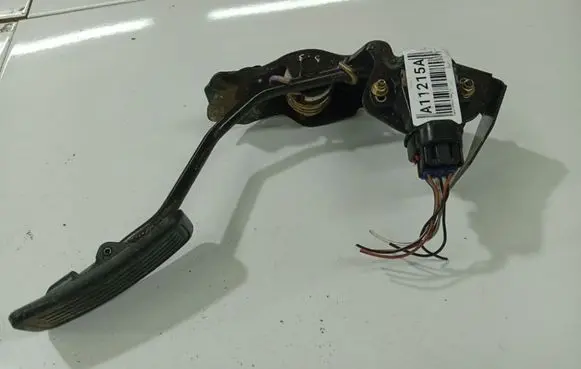 Toyota Corolla E120 E130 Accelerator throttle pedal 8928152021