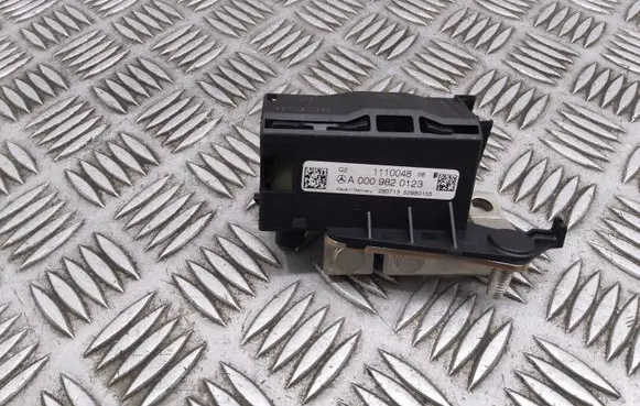 Mercedes-Benz ML W166 Fuse module A0009820123 A0009822223 1110048