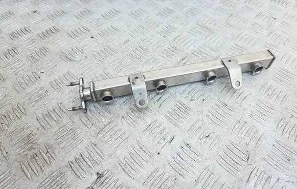 Hyundai i20 (PB PBT) Fuel main line pipe