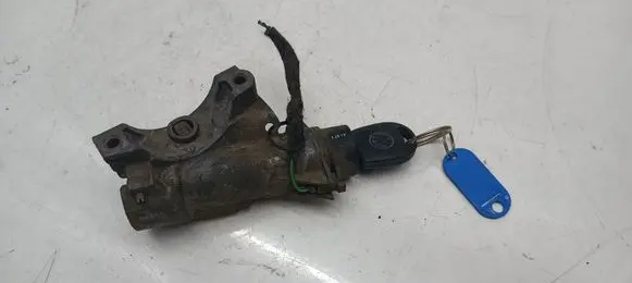 Volkswagen PASSAT B5 Ignition lock 8B0905851A