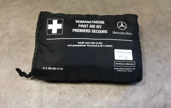 Mercedes-Benz GL X166 First aid kit A1698600150