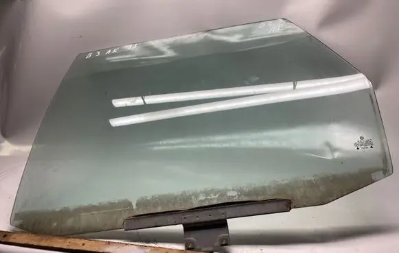 Volkswagen PASSAT B3 Rear door window glass