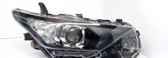 Toyota Auris E180 Headlight/headlamp 81130-02K30