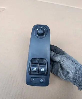Peugeot Boxer Electric window control switch 735536943
