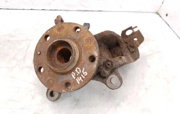 Seat Altea XL Front wheel hub spindle knuckle