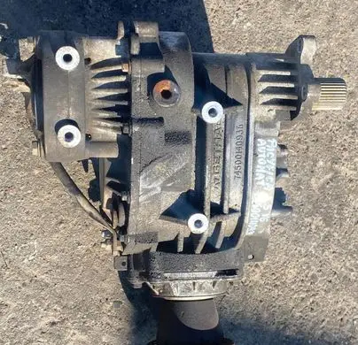 Gearbox transfer box case