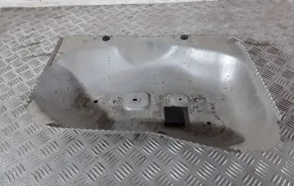 Toyota RAV 4 (XA50) Fuel tank bottom protection 