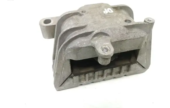 Volkswagen PASSAT B6 Engine mount bracket 1K0199262P
