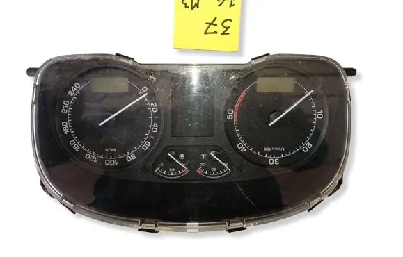 Skoda Octavia Mk1 (1U) Speedometer (instrument cluster) 049761