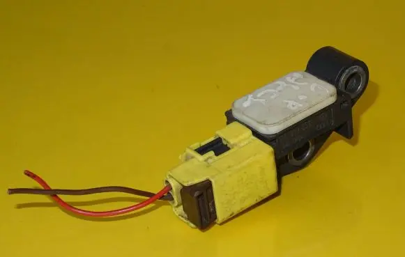Volkswagen Golf VI Airbag deployment crash/impact sensor 4F0959651