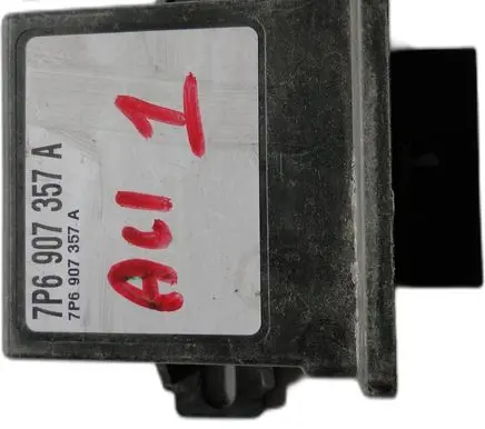 Volkswagen Touareg I Trunk lid opening control unit 7P6907357A