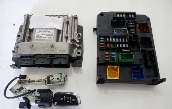 Citroen DS4 Engine control unit/module ECU 9677563880