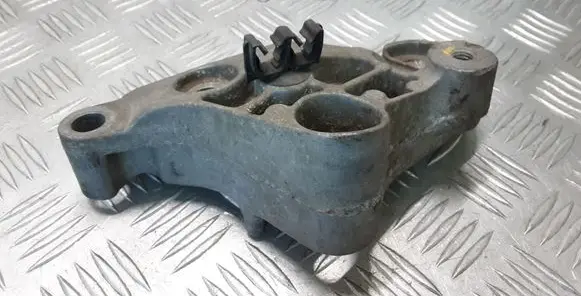 Renault Latitude (L70) Engine mounting bracket 112100004R