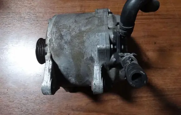 Audi A8 S8 D3 4E Generator/alternator 07C903021H