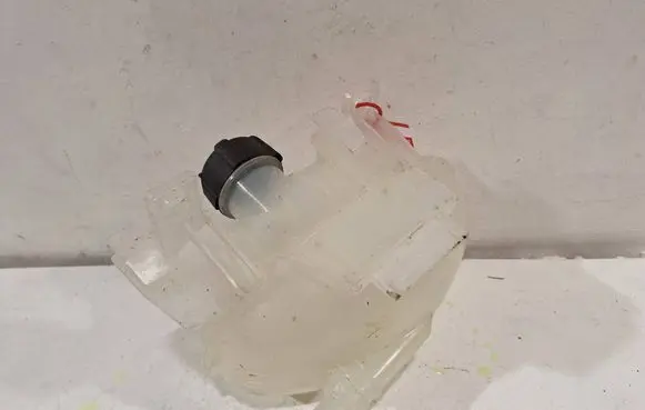 Renault Master IV Coolant expansion tank/reservoir 217112063R
