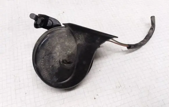 Audi A4 S4 B5 8D Horn signal 8D0951229G