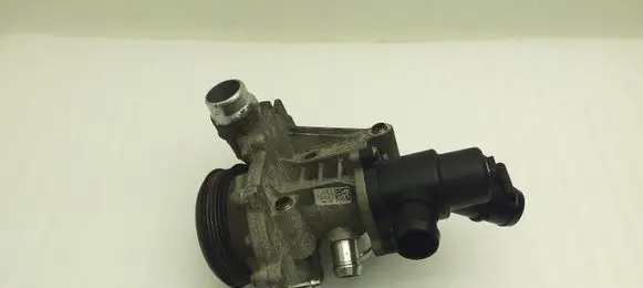Mercedes-Benz A W176 Water pump A6512000501