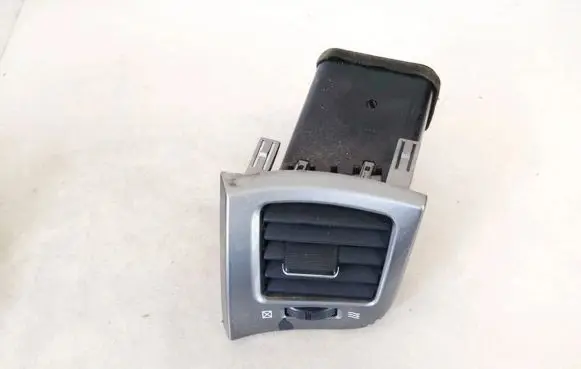 Toyota Avensis Verso Dash center air vent grill 5565044080 55650-44080