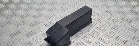 Lexus IS 220D-250-350 Fuse box cover 8266253060