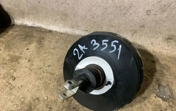 Mercedes-Benz CLS C218 X218 Brake booster A2124303330