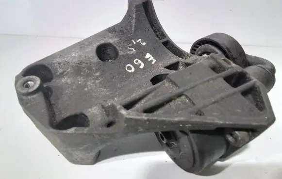 BMW 7 E65 E66 Generator/alternator bracket 7786708 A1919013