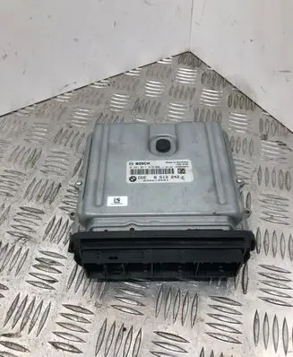 BMW 5 F10 F11 Engine control unit/module 8513242 030219401 0281017679