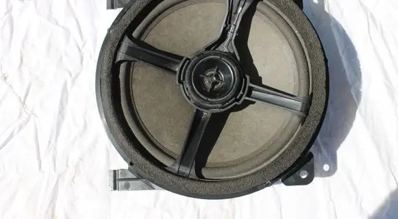 Volvo S60 Parcel shelf speaker 8633574
