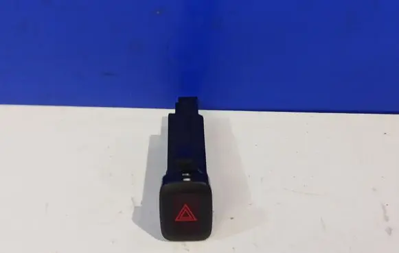 Volvo V60 Hazard light switch 9123681