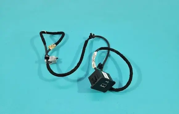 Ford Fusion II USB socket connector HG9T14G332AB IMPRK1577955