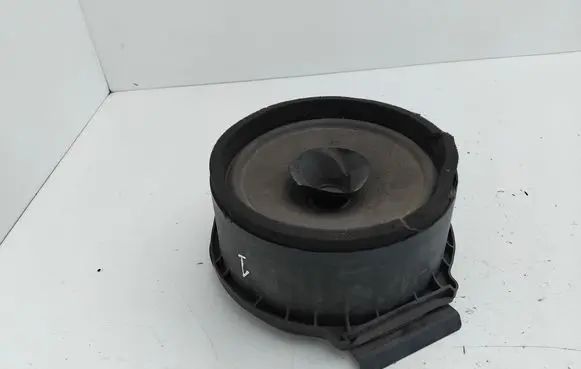 Opel Zafira C Rear door speaker