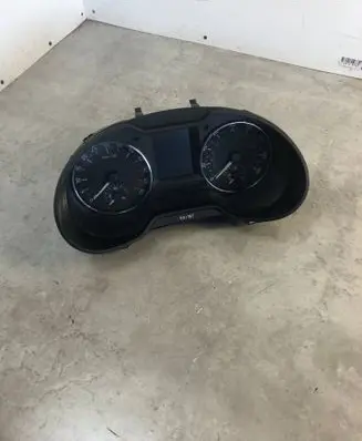 Speedometer (instrument cluster)