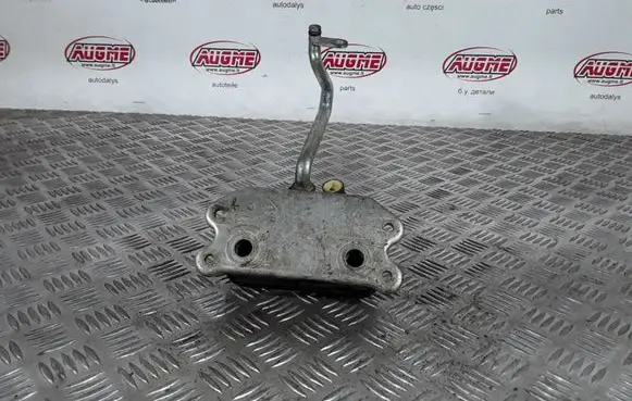 Volvo S40 Oil filter mounting bracket 30637966