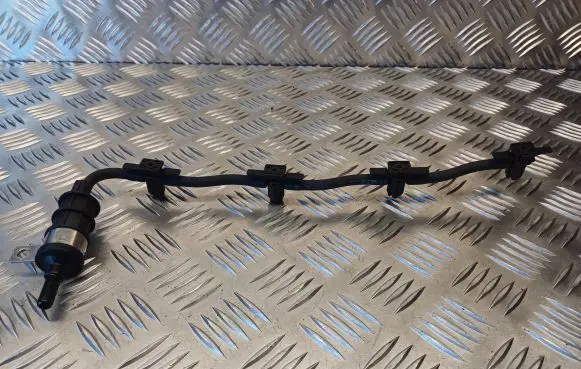 Fuel return line/hose