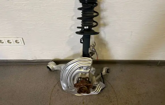 BMW i4 Front wheel hub spindle knuckle 2235106 6895243 8837893