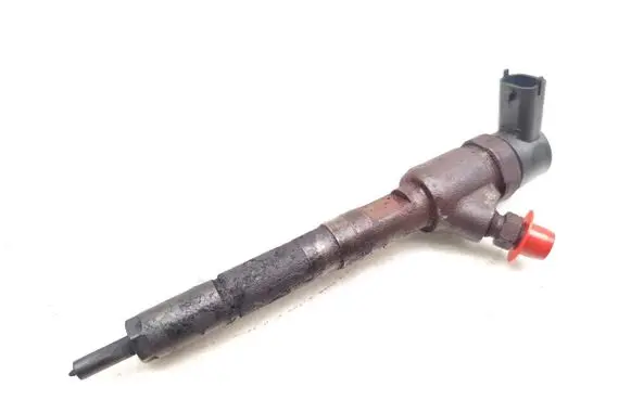 Fuel injector