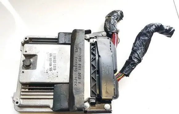 Audi A5 8T 8F Engine control unit/module 03l906022mr 0281015580