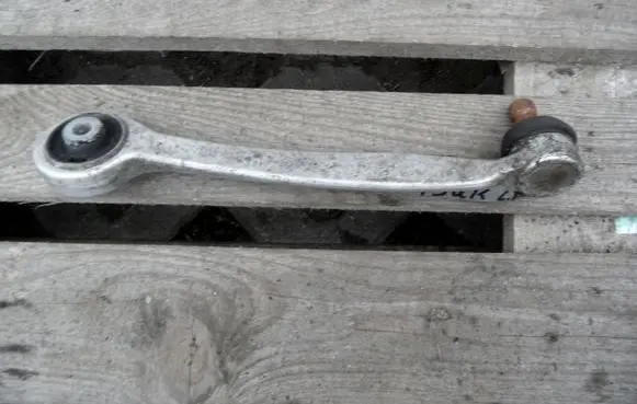 Audi A4 S4 B5 8D Front lower control arm/wishbone