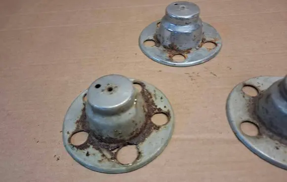 Mercedes-Benz 280 450 W116 Wheel nut cap/cover 