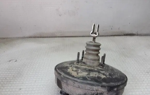 Toyota Yaris Brake booster