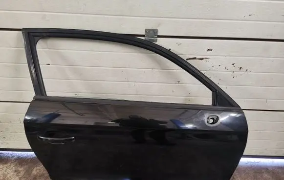 Door (2 Door Coupe)