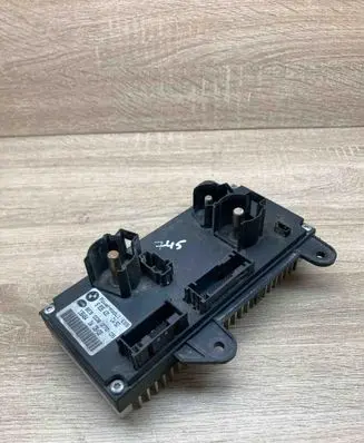 BMW 7 E65 E66 Power management control unit 6935431 8ES00827005