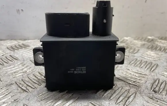 BMW 5 F10 F11 Glow plug pre-heat relay 7800156