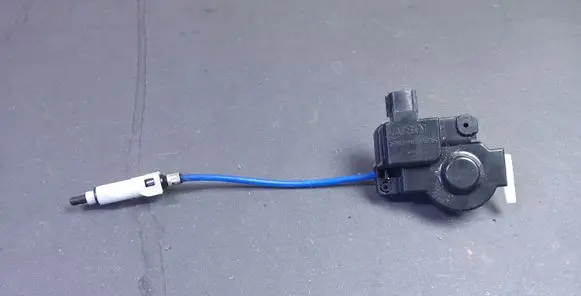 Lexus IS 220D-250-350 Fuel tank cap lock PBTM15GF5