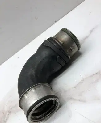 Volkswagen PASSAT B6 Intercooler hose/pipe