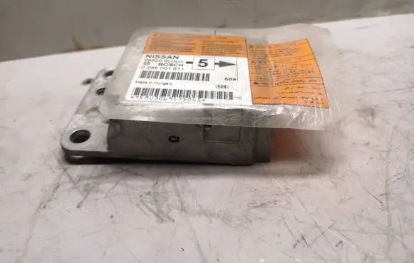 Nissan Note (E11) Airbag control unit/module 988209U30A 0285001911