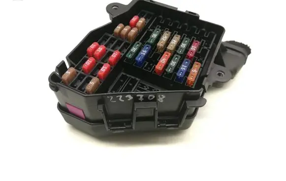 Audi A6 S6 C6 4F Fuse module