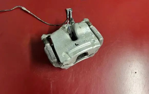 BMW X1 U11 Front brake caliper 6891047