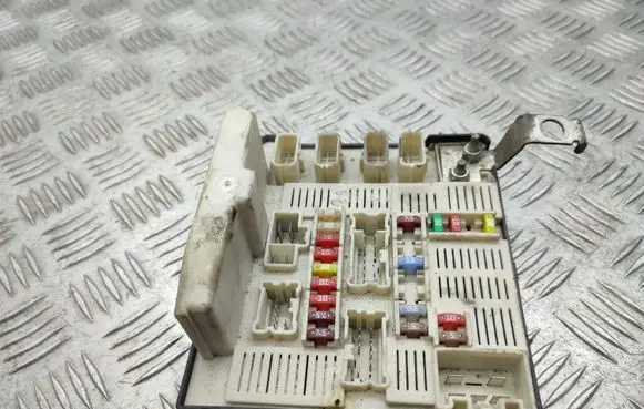 Renault Scenic II - Grand scenic II Fuse module 8200481866